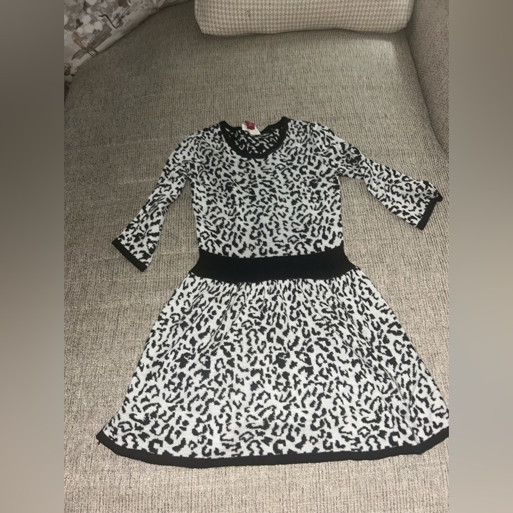 Lot of 8 long sleeved dresses for girls size 5 - Picture 2 of 14
